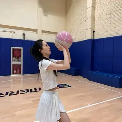 邓娟